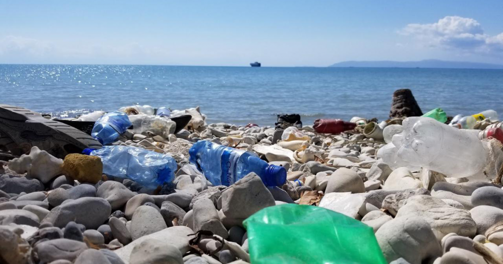 plástico no Haiti