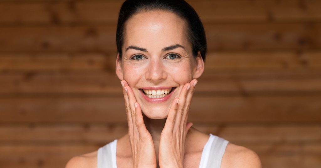Weleda traz-lhe as vantagens do Yoga Facial e quais os passos a seguir
