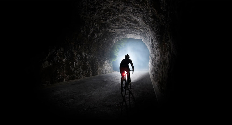 Garmin apresenta conselhos para proteger ciclistas em caminhos noturnos