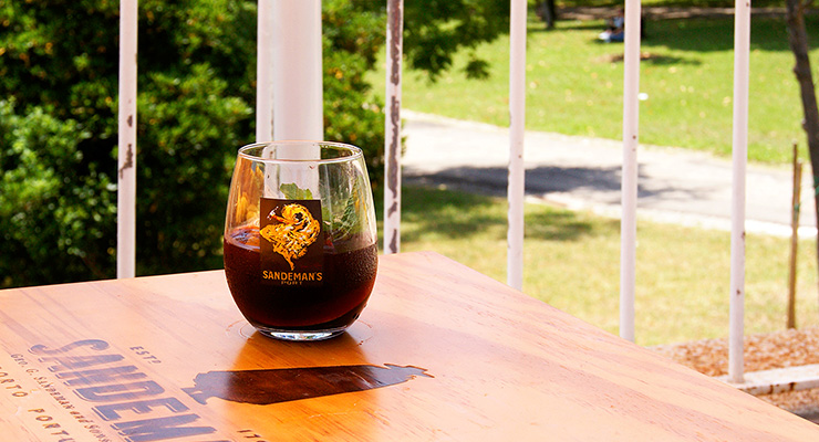 Os 8 melhores cocktails para beber à esplanada este verão