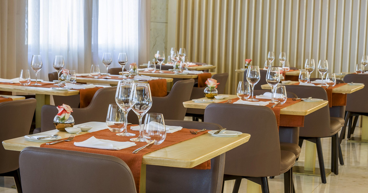 UQ Restaurante - Skyna Hotels