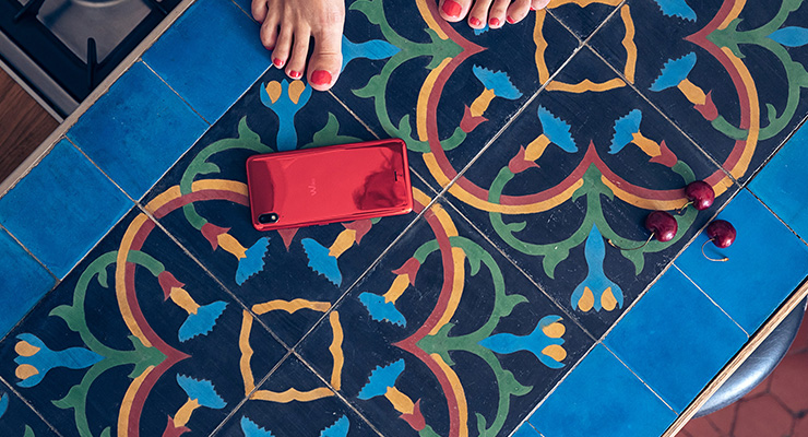 Wiko View2 Go é elegante, com boa performance e acessível – o smarphone ideal para colocar na árvore de Natal