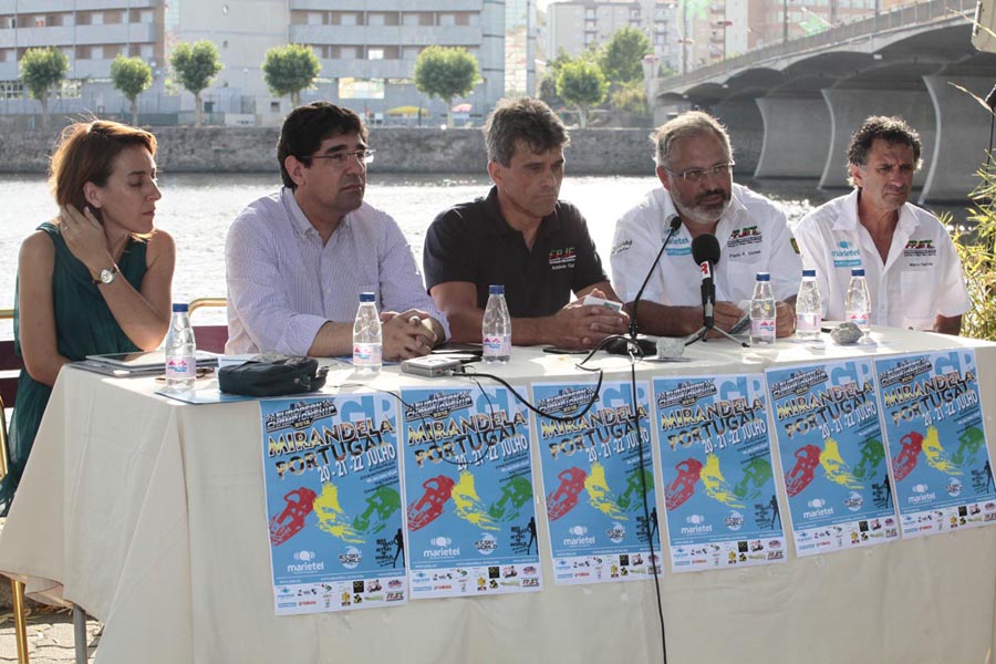 Mirandela Mesa da conferencia